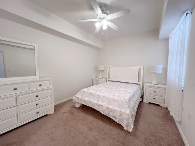 Foto del edificio - 8490 Kingbird Loop
