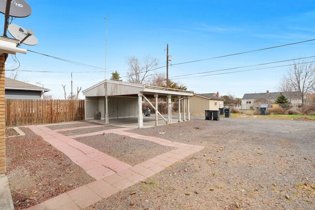 Foto del edificio - 1131/1133 W Ivy Ave