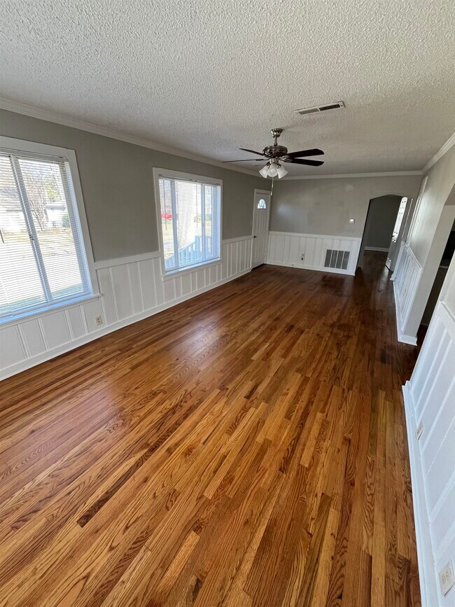 Foto del edificio - 3801 Rosedale Dr