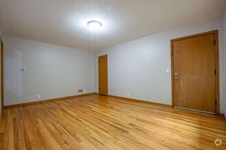 Building Photo - 3603 S 82nd St