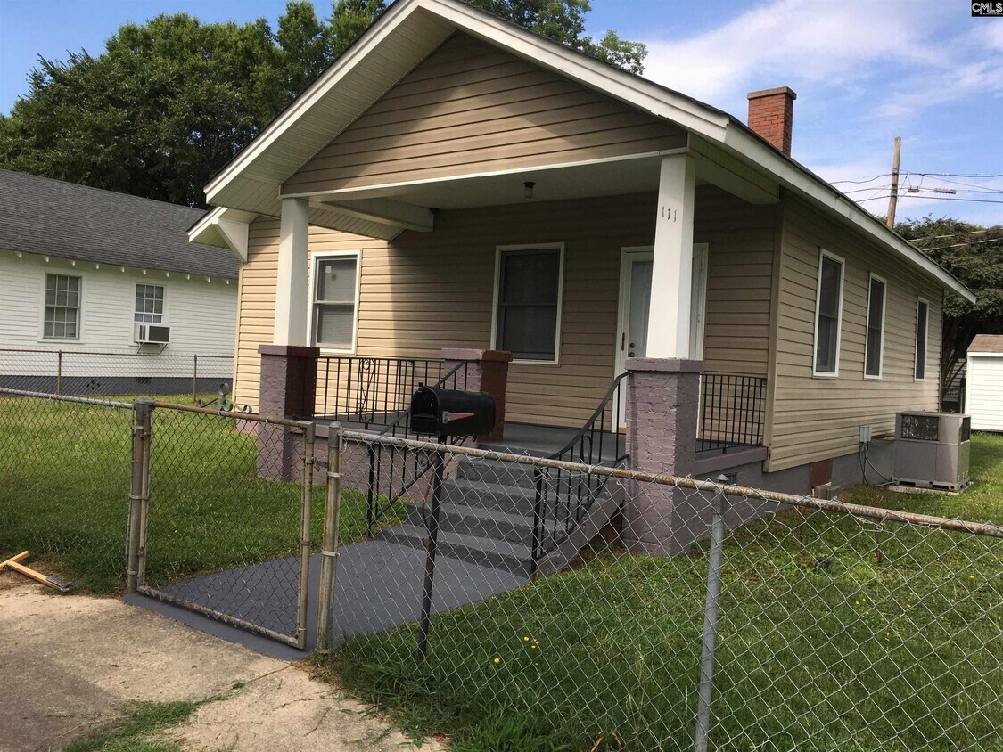 Primary Photo - 111 Florence St