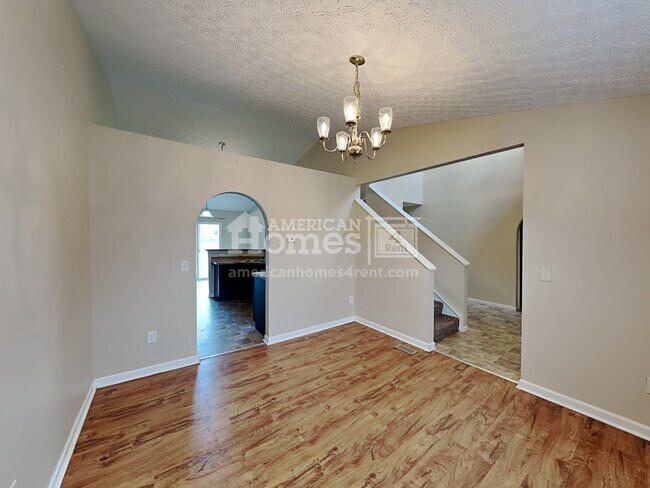 Building Photo - 10 Danielson Circle