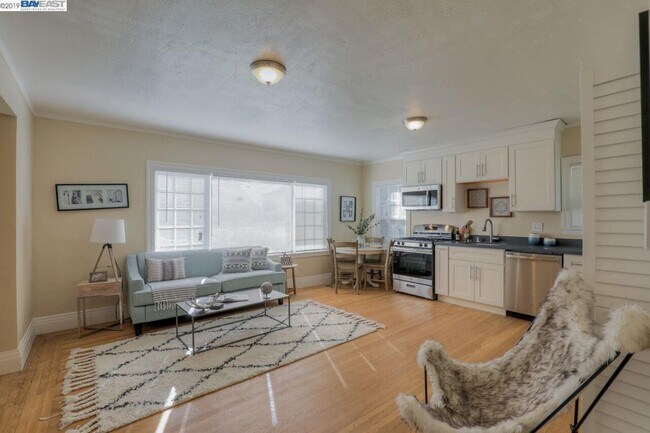 Foto del edificio - Updated Rockridge Apartment