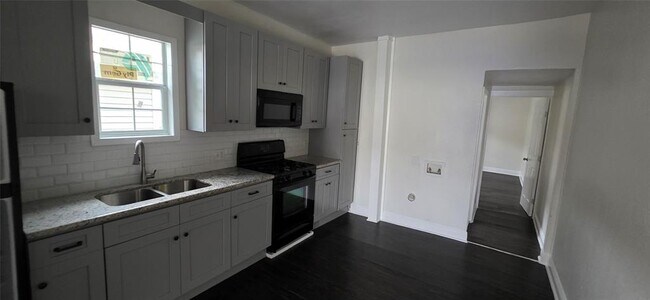 Foto del edificio - 7902 Hudson St