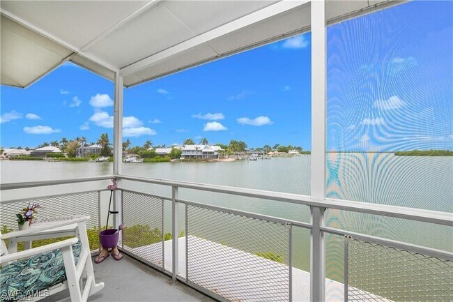 Building Photo - 330 Kon Tiki Dr