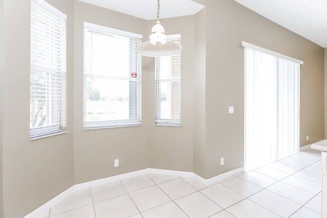 Foto del edificio - 18616 SW 16th St