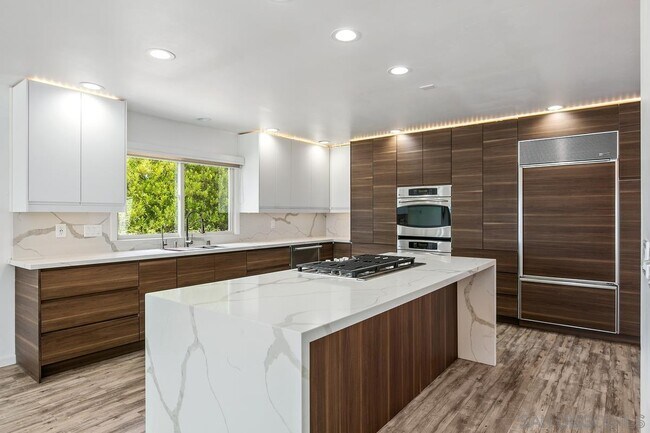 Building Photo - 2107 Calle Guaymas