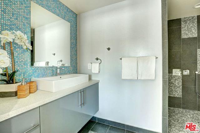 Foto del edificio - 3716 Veteran Ave