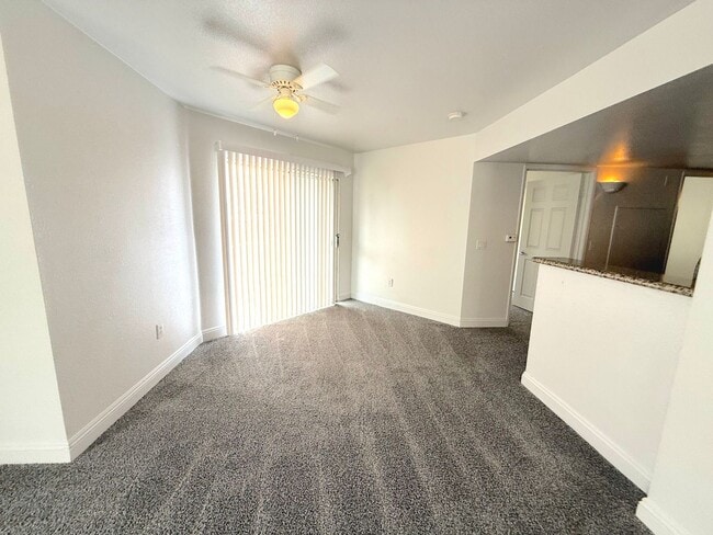 Foto del edificio - SPACIOUS 3BED/2BATH CONDO ON THE FIRST FLOOR!