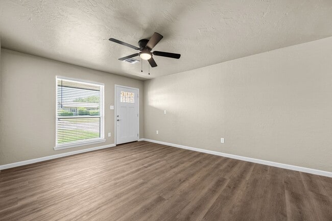 Building Photo - 408 SW 71st St