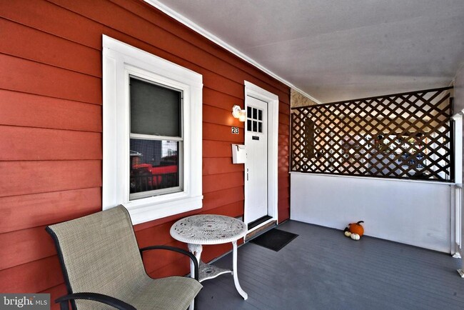 Building Photo - 23 Walnut St