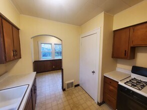 Building Photo - 1614 Pauline Ave