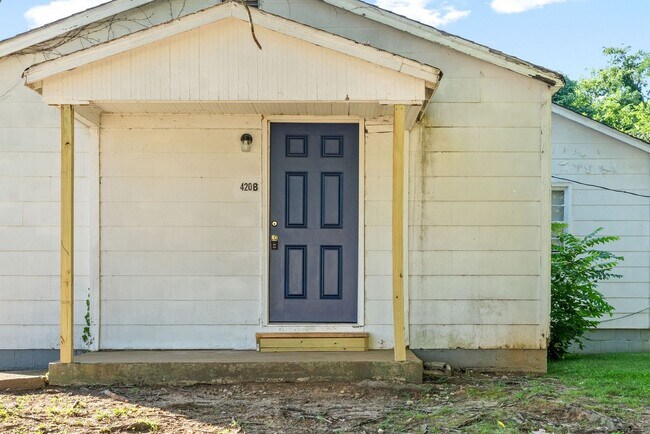 Building Photo - Lafayette Road-420