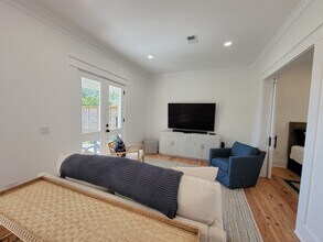 Building Photo - 506 N Beach Blvd