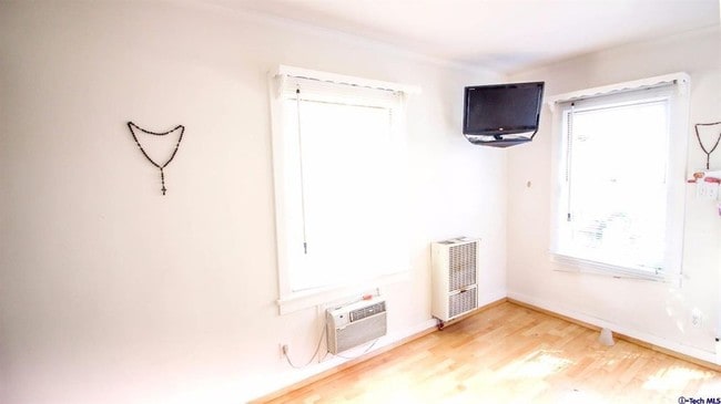 Building Photo - 3682 Edenhurst Ave