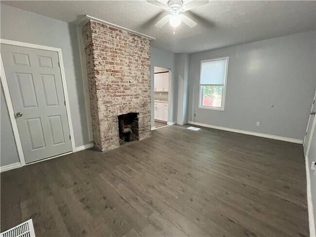 Building Photo - 4 br, 2 bath House - 404 Wabana St