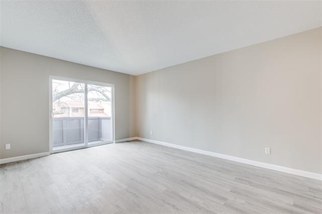 Foto del edificio - 5833 Harvest Hill Rd