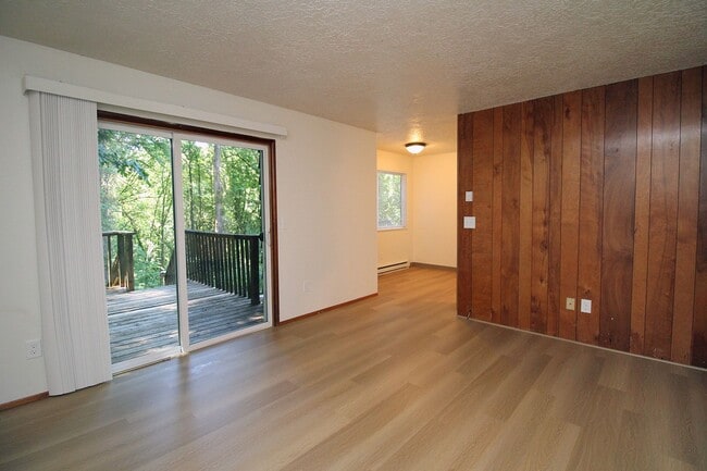 Building Photo - 3736 SW 10th Ave