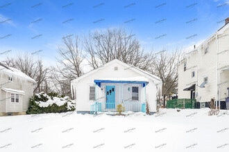 Building Photo - 6350 Meadowbrook Rd