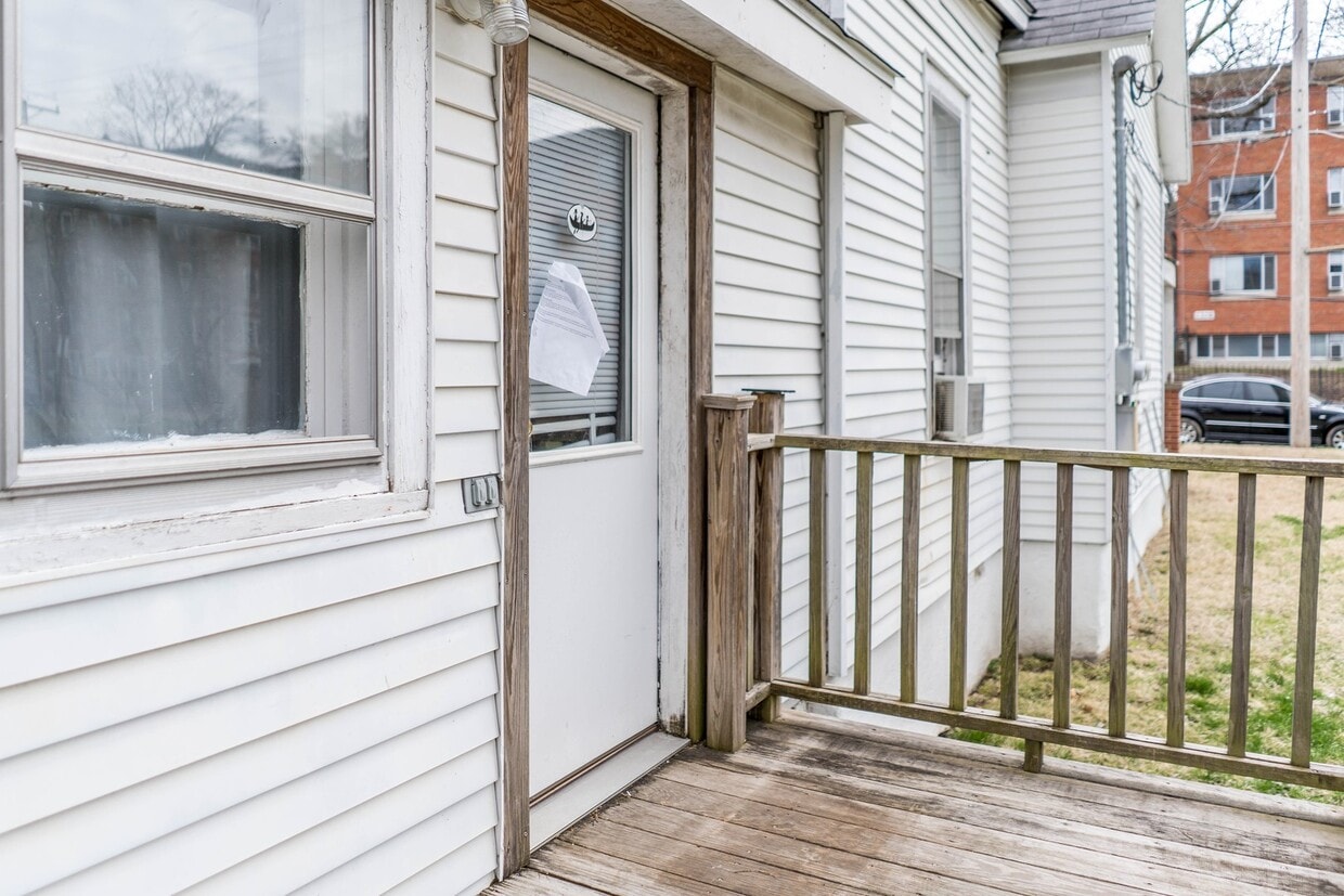 Primary Photo - 1309 Windsor St