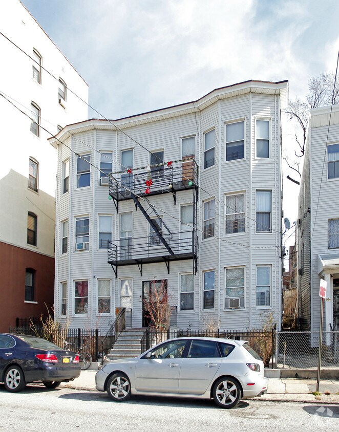 Building Photo - 102 Livingston Ave