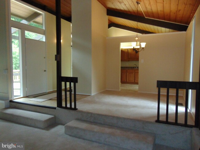 Building Photo - 2576 Paxton St