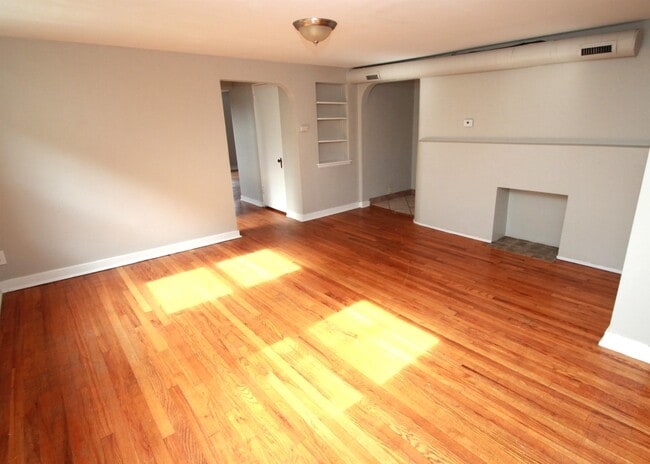 Building Photo - 183 Morrison Dr