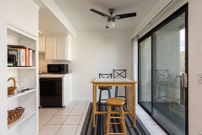 Dining Area - 9047 Langdon Ave