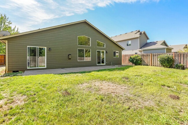 Building Photo - Well-Kept 3 bed, 2 bath home in South Salem