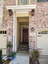 Building Photo - 1205 Lake Vista Ln