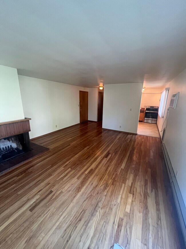 Foto del edificio - 1418 W Tenth Ave