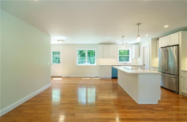Building Photo - 39 Woodland Ave
