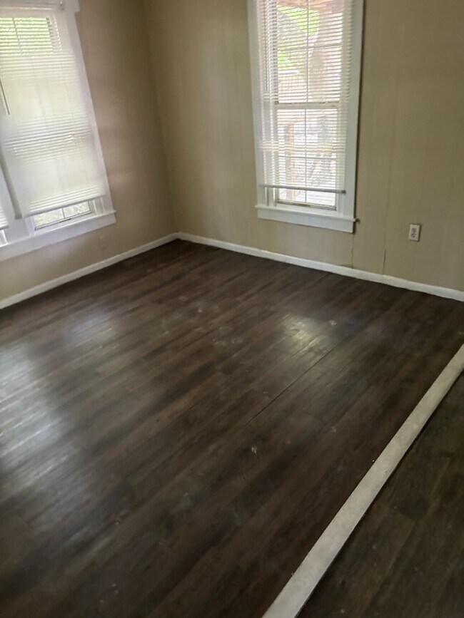 Foto del edificio - 111 White Oak St