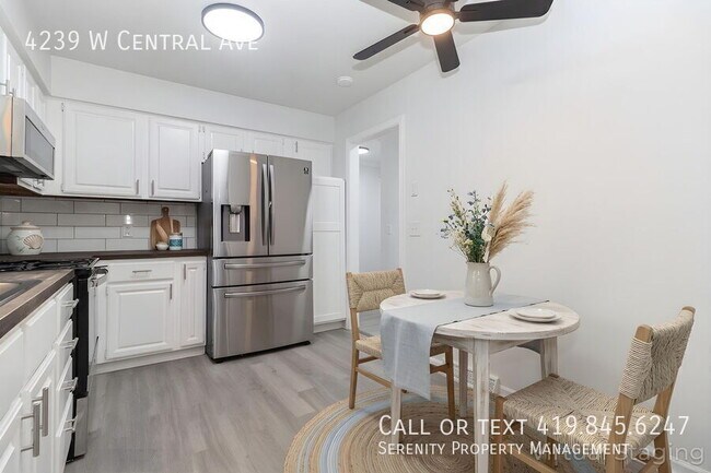 Foto del edificio - 4239 Central Ave