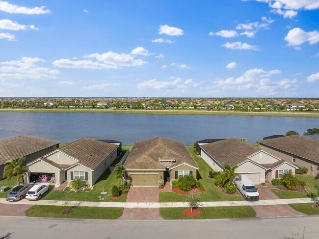 Foto del edificio - 12341 Arabella Dr