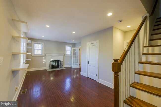 Foto del edificio - 1900 Q St SE