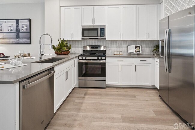 Foto del edificio - 1 Radford Ferry Rd