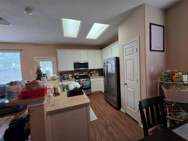 Building Photo - 3409 Victorian Manor Ln