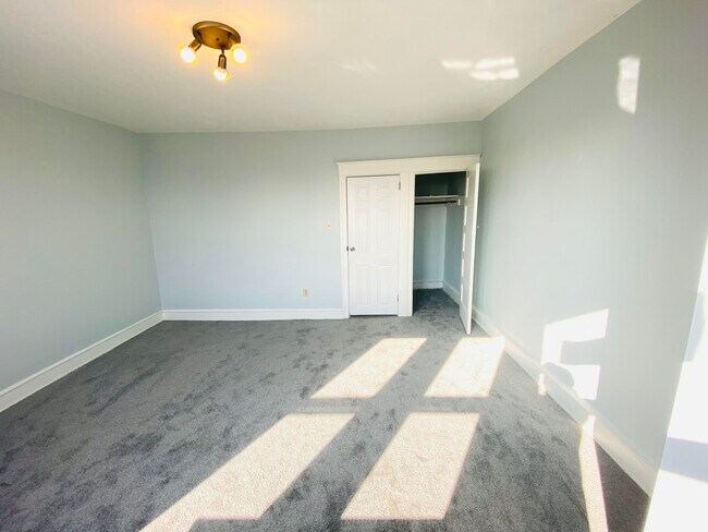 Building Photo - 7124 Ditman St