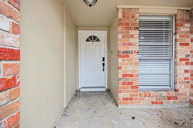 Building Photo - 15723 Blackhawk Blvd