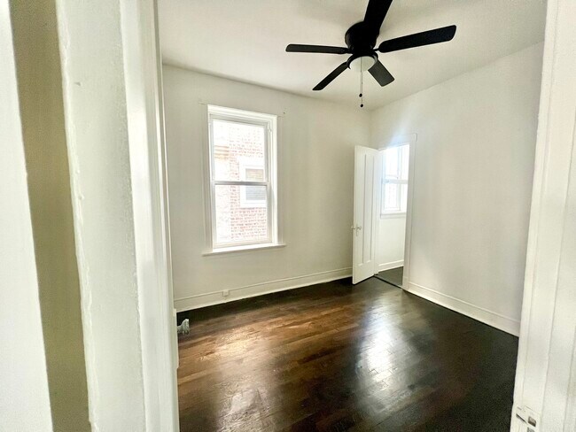Foto del edificio - 4143 N McVicker Ave