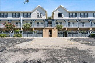 Building Photo - 720 Celebration Ave