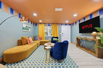 Building Photo - 507 Shore Dr