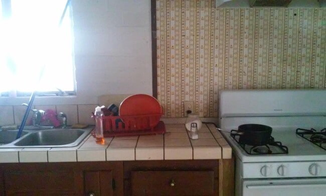 Foto del edificio - 108 E Buena Vista St