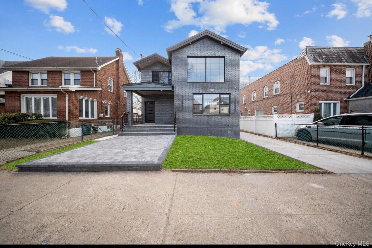 Foto principal - 209-34 111th Rd