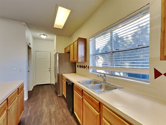 Foto del edificio - 2911 Linda Dr