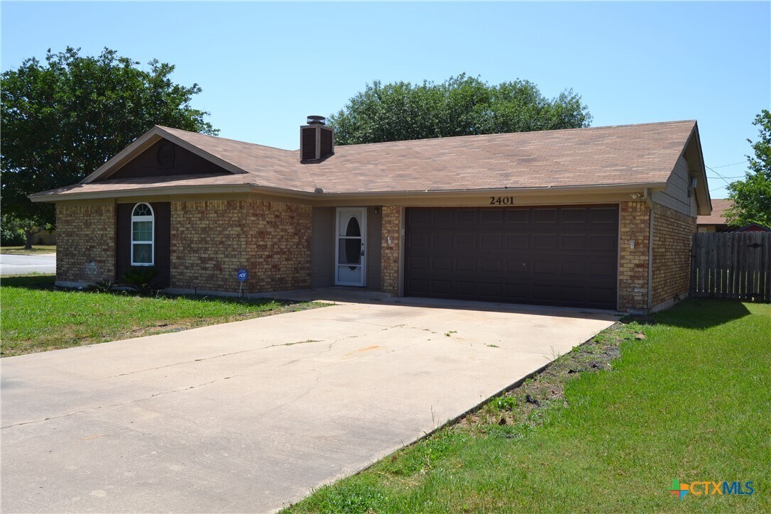 Primary Photo - 2401 Ridglea Ct