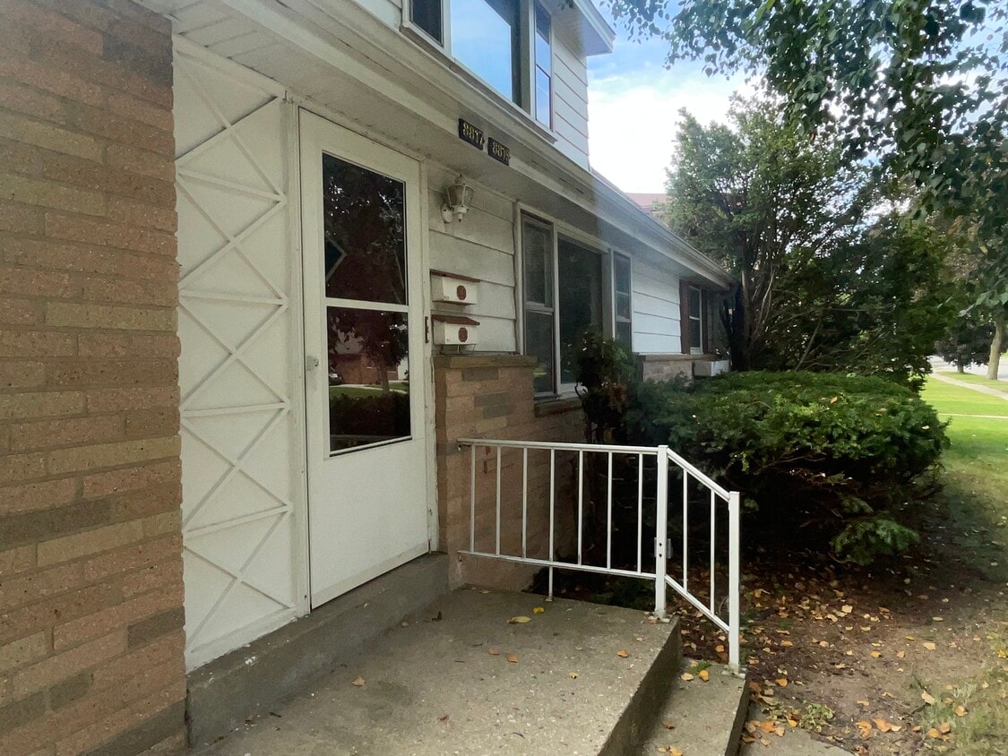 Front Door - 8817 W Herbert Ave