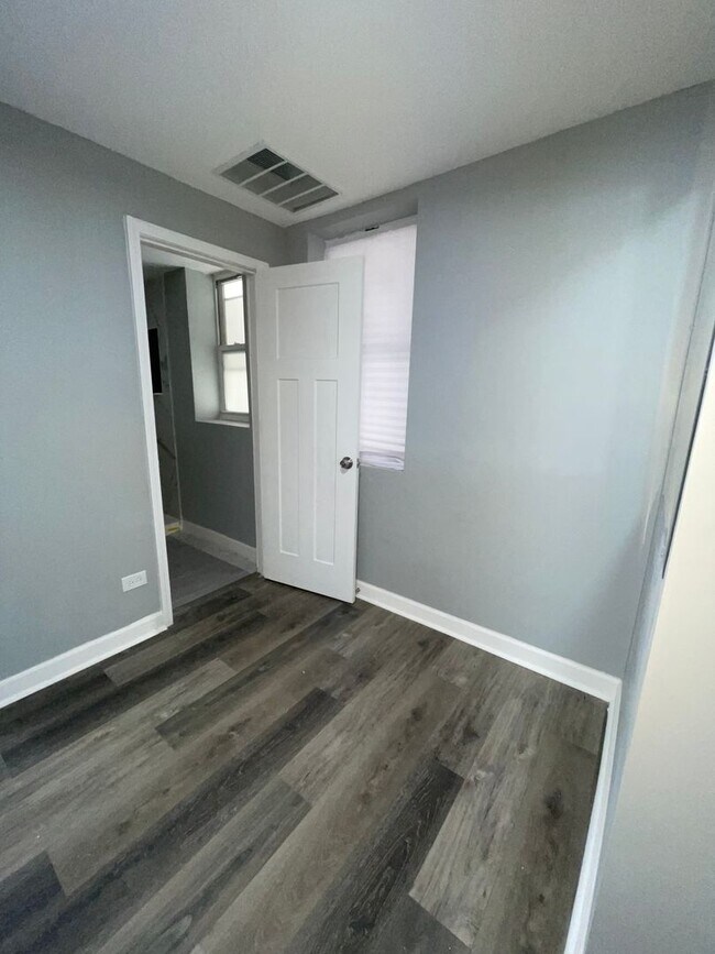 Foto del edificio - 2751 W 22nd Pl