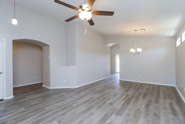 Foto del edificio - 39173 Kelly Cir